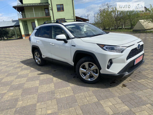 Белый Тойота RAV4 PHEV, объемом двигателя 2.49 л и пробегом 72 тыс. км за 37800 $, фото 10 на Automoto.ua