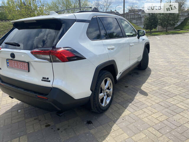 Белый Тойота RAV4 PHEV, объемом двигателя 2.49 л и пробегом 72 тыс. км за 37800 $, фото 12 на Automoto.ua