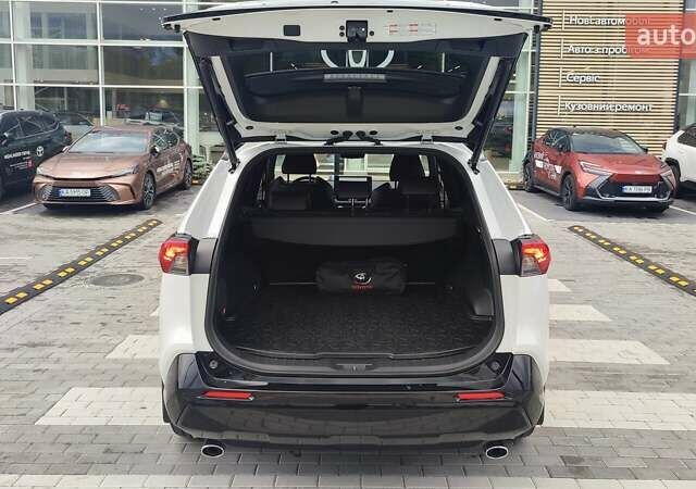 Белый Тойота RAV4 PHEV, объемом двигателя 2.49 л и пробегом 22 тыс. км за 57327 $, фото 9 на Automoto.ua