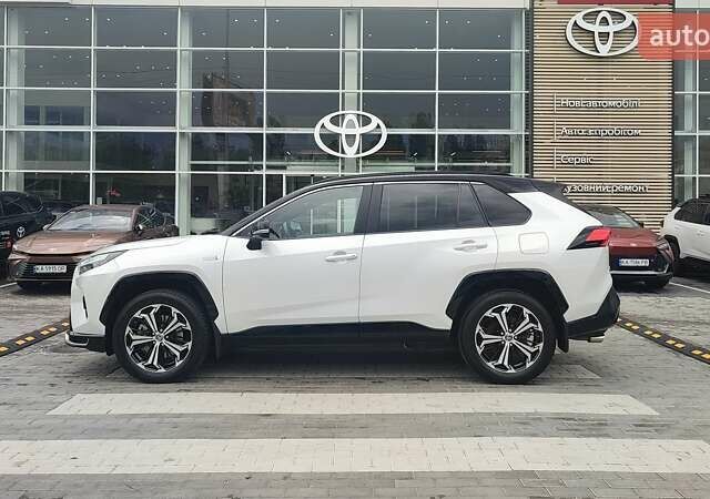 Белый Тойота RAV4 PHEV, объемом двигателя 2.49 л и пробегом 22 тыс. км за 57327 $, фото 2 на Automoto.ua