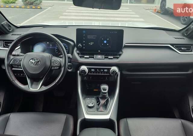 Белый Тойота RAV4 PHEV, объемом двигателя 2.49 л и пробегом 40 тыс. км за 56247 $, фото 7 на Automoto.ua