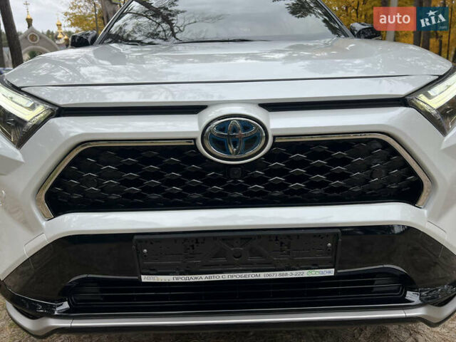 Белый Тойота RAV4 PHEV, объемом двигателя 0 л и пробегом 9 тыс. км за 44200 $, фото 21 на Automoto.ua