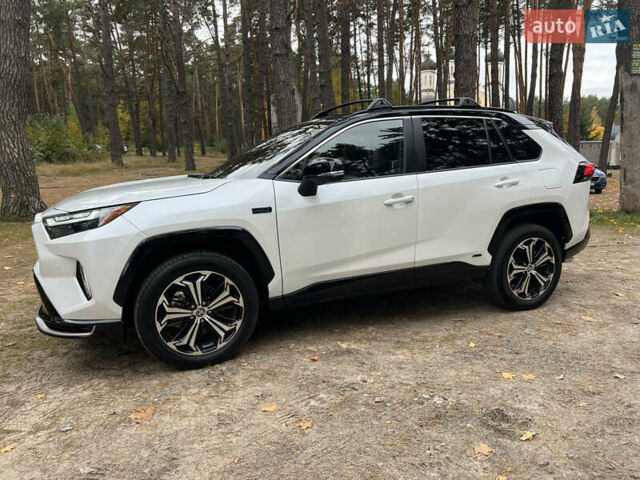 Белый Тойота RAV4 PHEV, объемом двигателя 0 л и пробегом 9 тыс. км за 44200 $, фото 1 на Automoto.ua