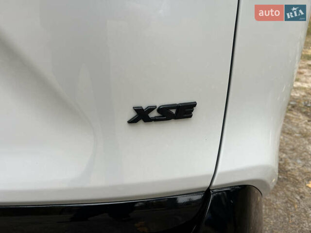 Белый Тойота RAV4 PHEV, объемом двигателя 0 л и пробегом 9 тыс. км за 44200 $, фото 16 на Automoto.ua