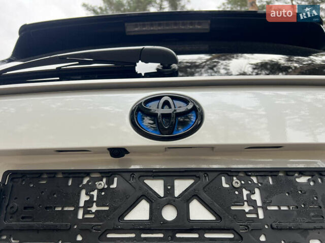 Белый Тойота RAV4 PHEV, объемом двигателя 0 л и пробегом 9 тыс. км за 44200 $, фото 17 на Automoto.ua
