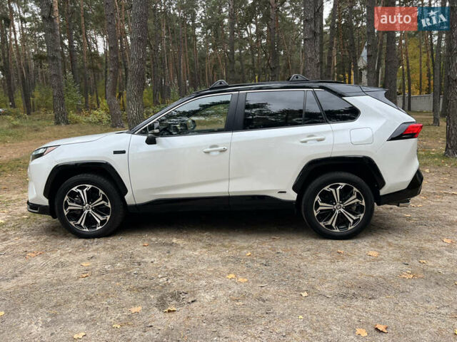 Белый Тойота RAV4 PHEV, объемом двигателя 0 л и пробегом 9 тыс. км за 44200 $, фото 8 на Automoto.ua