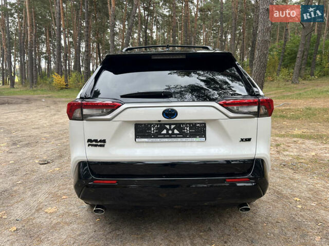 Белый Тойота RAV4 PHEV, объемом двигателя 0 л и пробегом 9 тыс. км за 44200 $, фото 6 на Automoto.ua
