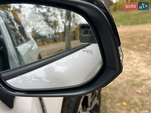 Белый Тойота RAV4 PHEV, объемом двигателя 0 л и пробегом 9 тыс. км за 44200 $, фото 44 на Automoto.ua
