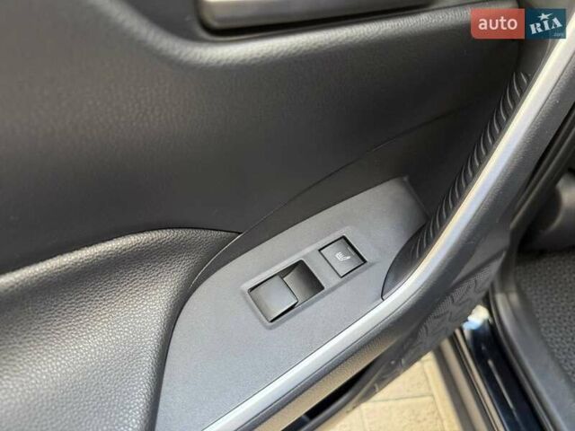 Черный Тойота RAV4 PHEV, объемом двигателя 2.49 л и пробегом 71 тыс. км за 40990 $, фото 16 на Automoto.ua