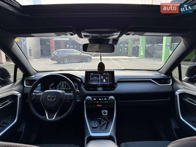 Черный Тойота RAV4 PHEV, объемом двигателя 2.49 л и пробегом 71 тыс. км за 40990 $, фото 28 на Automoto.ua