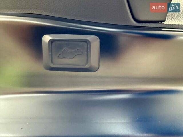 Черный Тойота RAV4 PHEV, объемом двигателя 2.49 л и пробегом 71 тыс. км за 43990 $, фото 29 на Automoto.ua