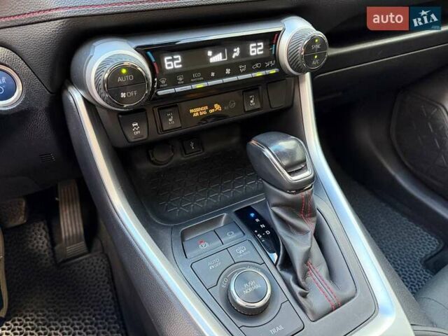 Черный Тойота RAV4 PHEV, объемом двигателя 2.49 л и пробегом 71 тыс. км за 43990 $, фото 26 на Automoto.ua