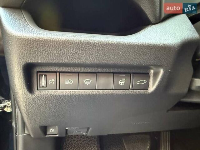 Черный Тойота RAV4 PHEV, объемом двигателя 2.49 л и пробегом 71 тыс. км за 43990 $, фото 18 на Automoto.ua