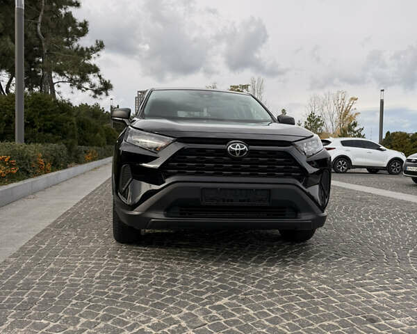 Черный Тойота RAV4 PHEV, объемом двигателя 2.5 л и пробегом 70 тыс. км за 26000 $, фото 2 на Automoto.ua