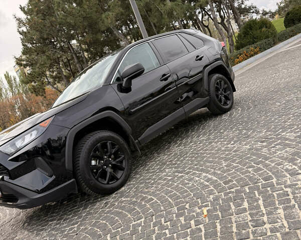 Черный Тойота RAV4 PHEV, объемом двигателя 2.5 л и пробегом 70 тыс. км за 26000 $, фото 6 на Automoto.ua