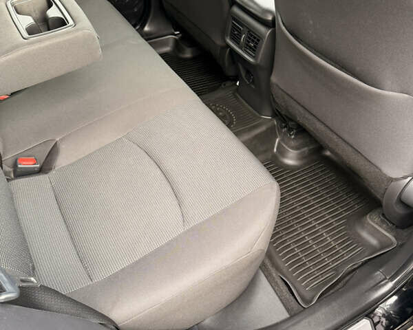 Черный Тойота RAV4 PHEV, объемом двигателя 2.5 л и пробегом 70 тыс. км за 26000 $, фото 10 на Automoto.ua