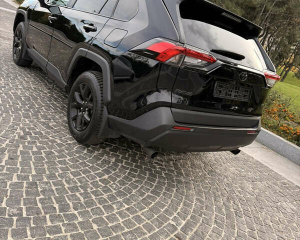 Черный Тойота RAV4 PHEV, объемом двигателя 2.5 л и пробегом 70 тыс. км за 26000 $, фото 4 на Automoto.ua