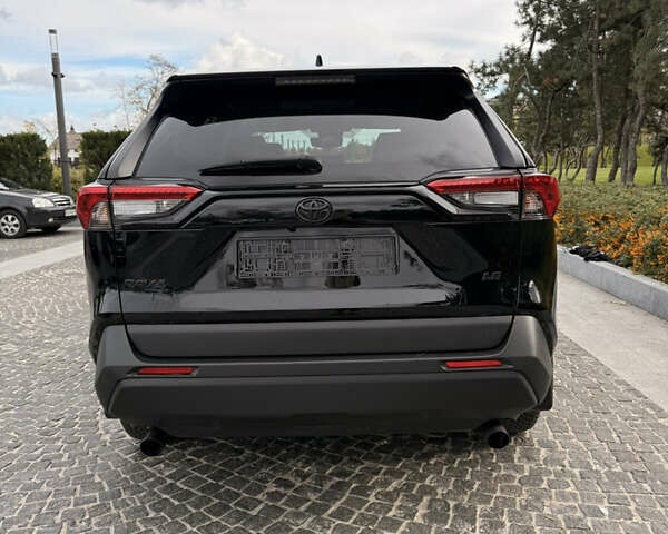 Черный Тойота RAV4 PHEV, объемом двигателя 2.5 л и пробегом 70 тыс. км за 26000 $, фото 7 на Automoto.ua