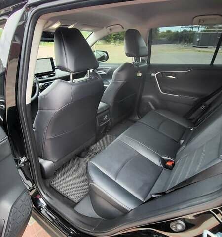 Черный Тойота RAV4 PHEV, объемом двигателя 2.49 л и пробегом 13 тыс. км за 48100 $, фото 11 на Automoto.ua