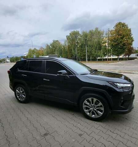 Черный Тойота RAV4 PHEV, объемом двигателя 2.49 л и пробегом 13 тыс. км за 48100 $, фото 6 на Automoto.ua