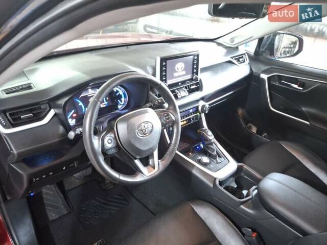 Красный Тойота RAV4 PHEV, объемом двигателя 2.4 л и пробегом 45 тыс. км за 29900 $, фото 32 на Automoto.ua