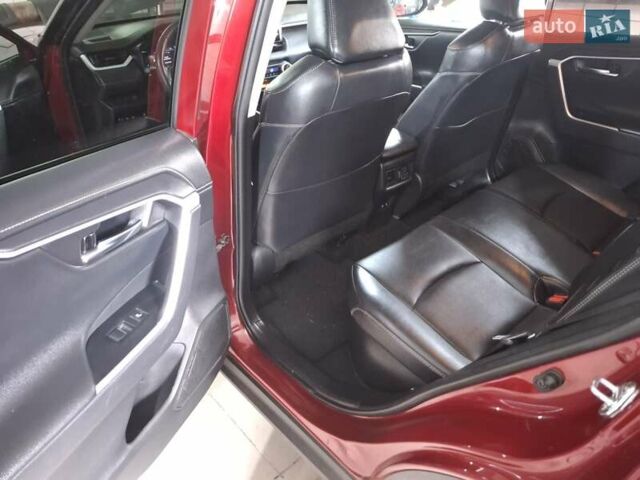 Красный Тойота RAV4 PHEV, объемом двигателя 2.4 л и пробегом 45 тыс. км за 29900 $, фото 15 на Automoto.ua