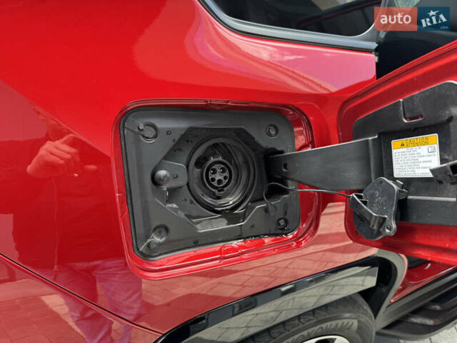 Красный Тойота RAV4 PHEV, объемом двигателя 2.49 л и пробегом 81 тыс. км за 42000 $, фото 17 на Automoto.ua
