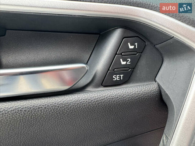 Красный Тойота RAV4 PHEV, объемом двигателя 2.49 л и пробегом 81 тыс. км за 42000 $, фото 32 на Automoto.ua