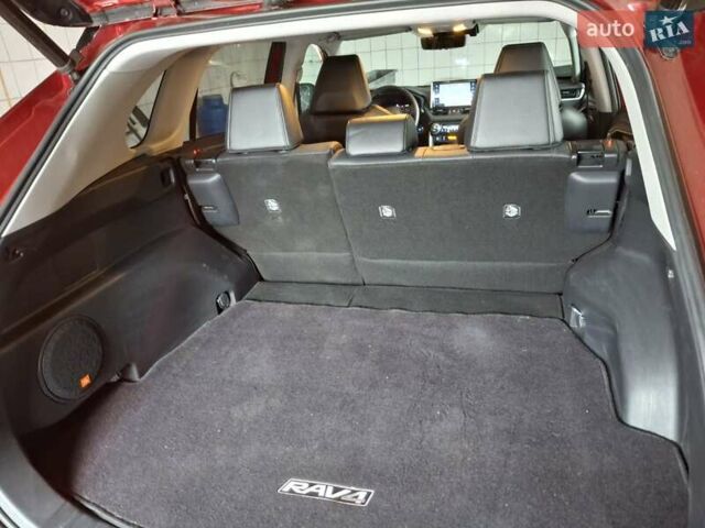 Красный Тойота RAV4 PHEV, объемом двигателя 2.4 л и пробегом 45 тыс. км за 29900 $, фото 10 на Automoto.ua