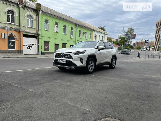 Тойота RAV4 PHEV, объемом двигателя 2.49 л и пробегом 47 тыс. км за 32000 $, фото 6 на Automoto.ua