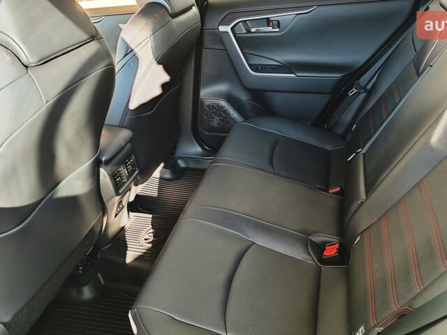 купить новое авто Тойота RAV4 PHEV 2024 года от официального дилера Тойота Центр Чернігів «Соллі-Плюс» Тойота фото