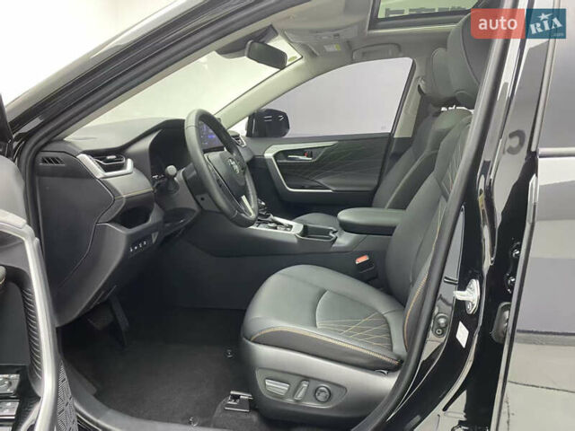 Тойота RAV4 PHEV, объемом двигателя 2.49 л и пробегом 3 тыс. км за 42999 $, фото 3 на Automoto.ua