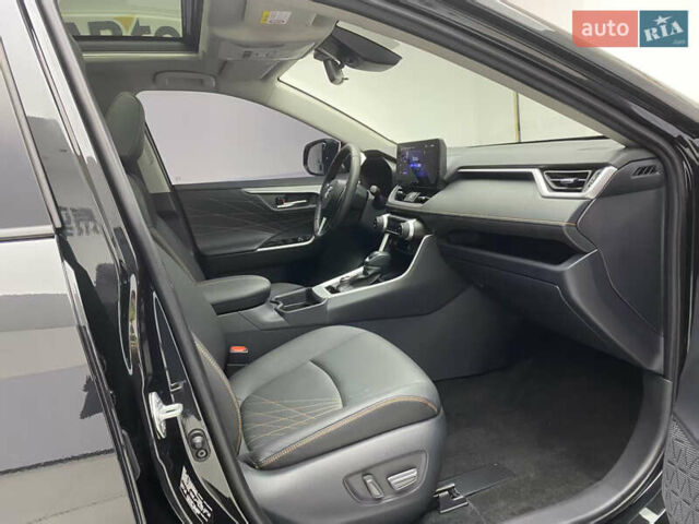 Тойота RAV4 PHEV, объемом двигателя 2.49 л и пробегом 3 тыс. км за 42999 $, фото 4 на Automoto.ua