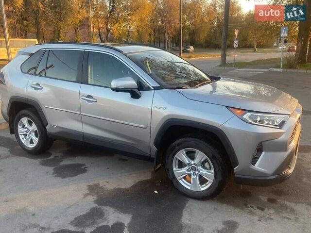 Серый Тойота RAV4 PHEV, объемом двигателя 2.49 л и пробегом 60 тыс. км за 27500 $, фото 4 на Automoto.ua