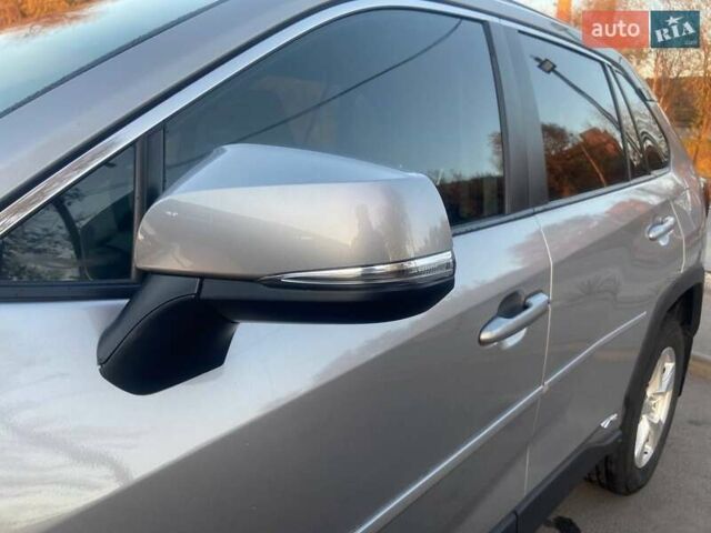 Серый Тойота RAV4 PHEV, объемом двигателя 2.49 л и пробегом 60 тыс. км за 27500 $, фото 12 на Automoto.ua