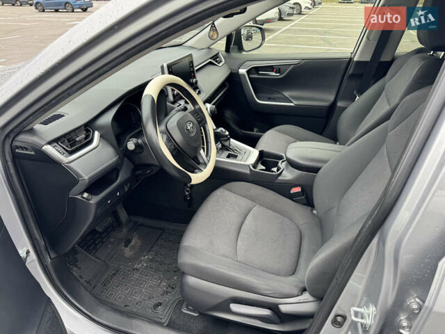 Сірий Тойота RAV4 PHEV, об'ємом двигуна 2.49 л та пробігом 137 тис. км за 29900 $, фото 8 на Automoto.ua