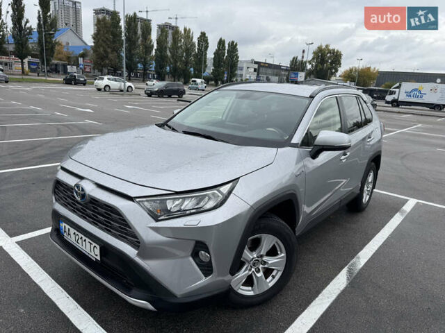 Сірий Тойота RAV4 PHEV, об'ємом двигуна 2.49 л та пробігом 137 тис. км за 29900 $, фото 2 на Automoto.ua