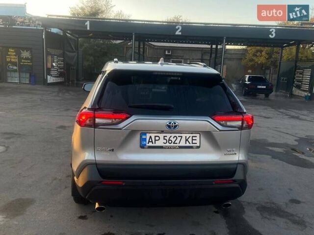 Серый Тойота RAV4 PHEV, объемом двигателя 2.49 л и пробегом 60 тыс. км за 27500 $, фото 3 на Automoto.ua