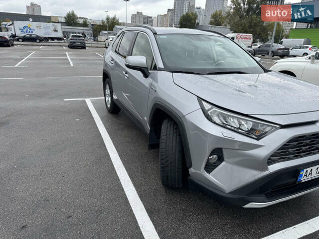 Сірий Тойота RAV4 PHEV, об'ємом двигуна 2.49 л та пробігом 137 тис. км за 29900 $, фото 3 на Automoto.ua