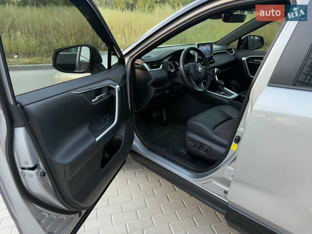 Сірий Тойота RAV4 PHEV, об'ємом двигуна 2.49 л та пробігом 87 тис. км за 36000 $, фото 32 на Automoto.ua