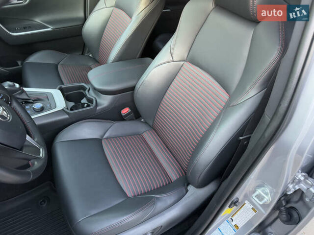 Сірий Тойота RAV4 PHEV, об'ємом двигуна 2.49 л та пробігом 87 тис. км за 36000 $, фото 34 на Automoto.ua