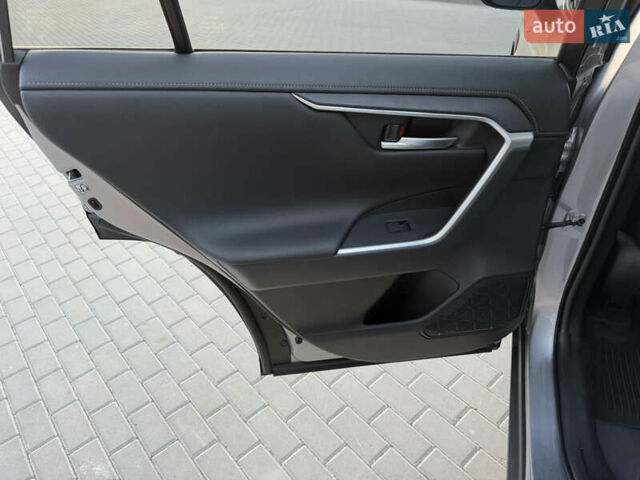 Сірий Тойота RAV4 PHEV, об'ємом двигуна 2.49 л та пробігом 87 тис. км за 36000 $, фото 43 на Automoto.ua
