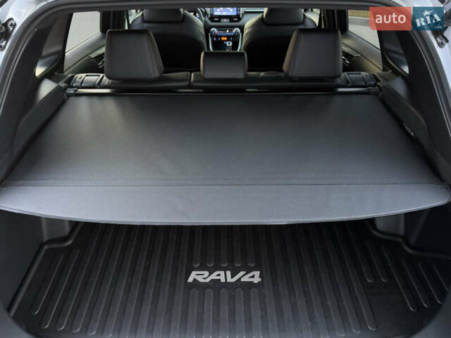 Сірий Тойота RAV4 PHEV, об'ємом двигуна 2.49 л та пробігом 87 тис. км за 36000 $, фото 62 на Automoto.ua