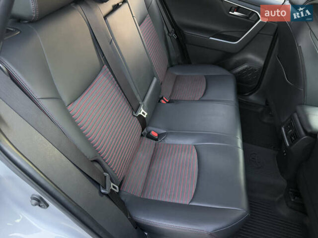 Сірий Тойота RAV4 PHEV, об'ємом двигуна 2.49 л та пробігом 87 тис. км за 36000 $, фото 42 на Automoto.ua