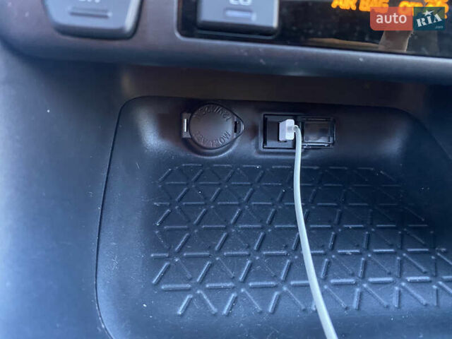 Серый Тойота RAV4 PHEV, объемом двигателя 2.49 л и пробегом 149 тыс. км за 37500 $, фото 14 на Automoto.ua