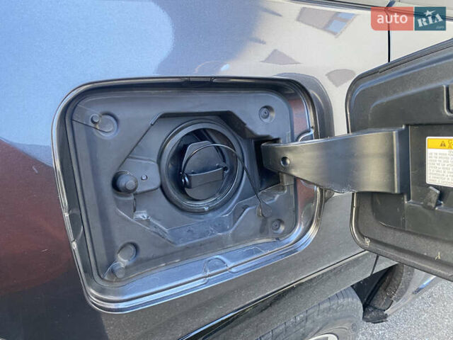 Серый Тойота RAV4 PHEV, объемом двигателя 2.49 л и пробегом 149 тыс. км за 37500 $, фото 24 на Automoto.ua