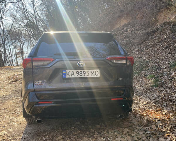 Серый Тойота RAV4 PHEV, объемом двигателя 2.49 л и пробегом 149 тыс. км за 37500 $, фото 4 на Automoto.ua