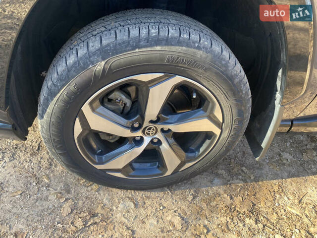 Серый Тойота RAV4 PHEV, объемом двигателя 2.49 л и пробегом 149 тыс. км за 37500 $, фото 11 на Automoto.ua