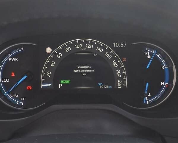 Серый Тойота RAV4 PHEV, объемом двигателя 2.5 л и пробегом 60 тыс. км за 37000 $, фото 2 на Automoto.ua
