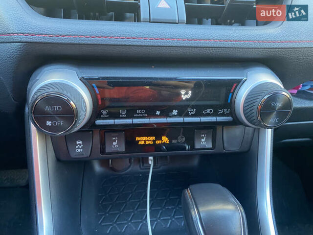 Серый Тойота RAV4 PHEV, объемом двигателя 2.49 л и пробегом 149 тыс. км за 37000 $, фото 13 на Automoto.ua